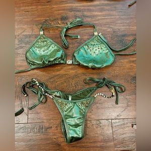 MEDIUM BIKINI POSING SUIT